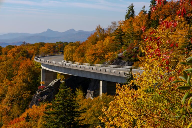 Fall views on the Blue Ridge Parkway (viaduct)