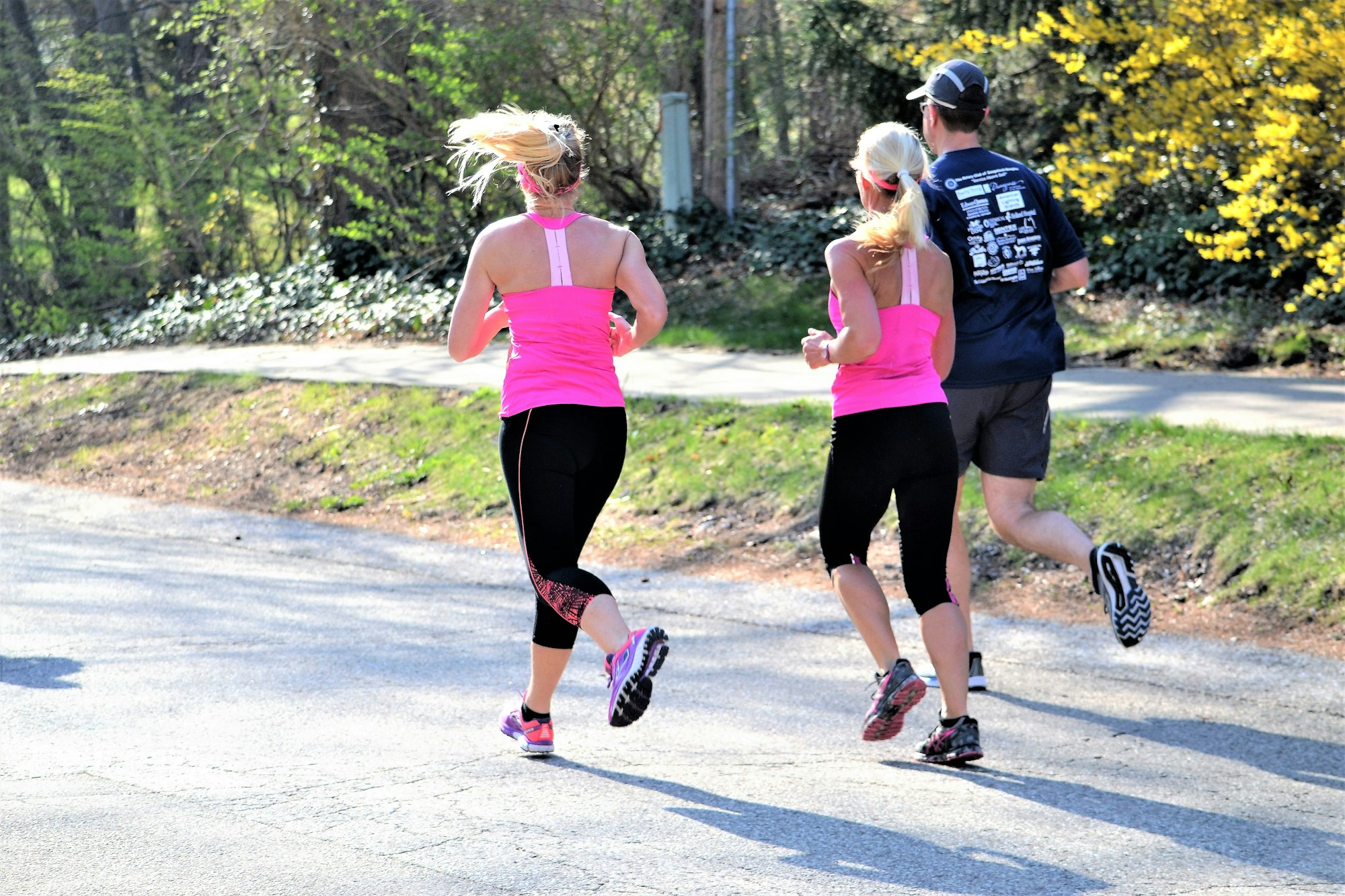 People running in a marathon community event